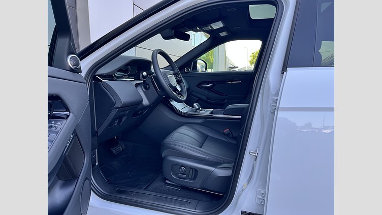 2025 SKLADOVÉ VOZIDLÁ Land Rover Range Rover Evoque Biela Fuji D165  MHEV AWD Evoque S