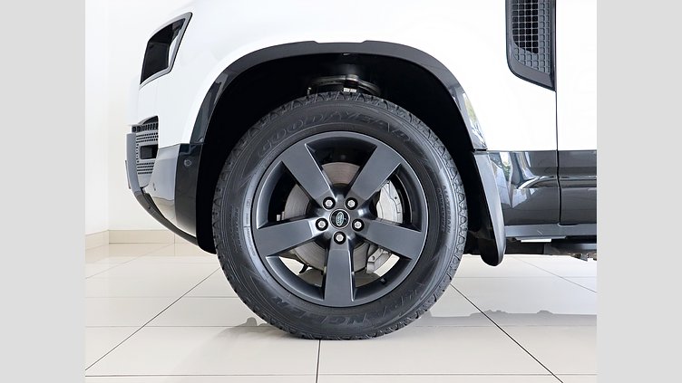 2024 Approved Land Rover Defender 110 Ostuni Pearl White AWD D300 X-Dynamic HSE