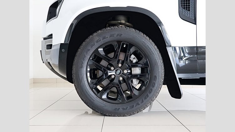 2021 Used Land Rover Defender 110 Fuji White AWD D300 X-Dynamic SE