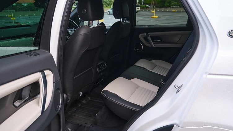2024 Approved Land Rover Discovery Sport Ostuni Pearl White P250 R-Dynamic SE