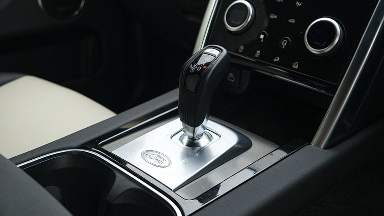 2024 Approved Land Rover Discovery Sport Ostuni Pearl White P250 R-Dynamic SE