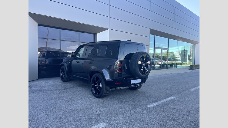 2025 SKLADOVÉ VOZIDLÁ Land Rover Defender 110 Sivá Carpathian D300 MHEV AWD X-Dynamic HSE