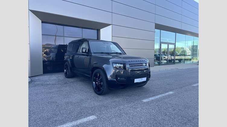 2025 SKLADOVÉ VOZIDLÁ Land Rover Defender 110 Sivá Carpathian D300 MHEV AWD X-Dynamic HSE
