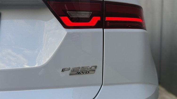 2020 Approved Jaguar E-Pace Yulong White P250 AWD R-DYNAMIC SE