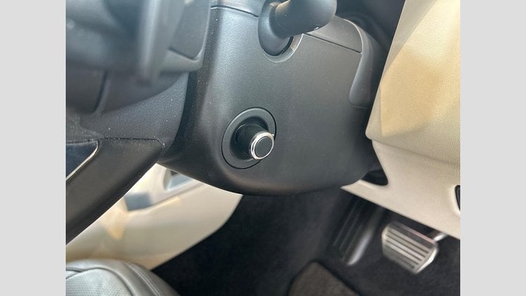 2020 認定中古車 Land Rover Range Rover Fuji White 3.0 V6 Dsl Mono Turbo Std Flow VOGUE