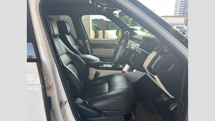 2020 認定中古車 Land Rover Range Rover Fuji White 3.0 V6 Dsl Mono Turbo Std Flow VOGUE