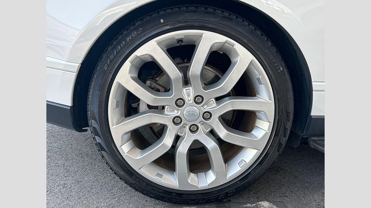 2020 認定中古車 Land Rover Range Rover Fuji White 3.0 V6 Dsl Mono Turbo Std Flow VOGUE