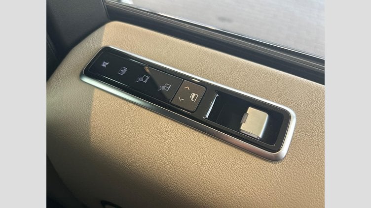 2020 認定中古車 Land Rover Range Rover Fuji White 3.0 V6 Dsl Mono Turbo Std Flow VOGUE