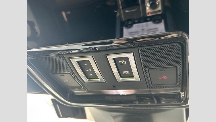 2020 認定中古車 Land Rover Range Rover Fuji White 3.0 V6 Dsl Mono Turbo Std Flow VOGUE