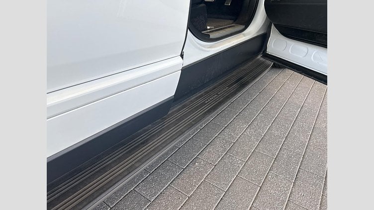 2020 認定中古車 Land Rover Range Rover Fuji White 3.0 V6 Dsl Mono Turbo Std Flow VOGUE