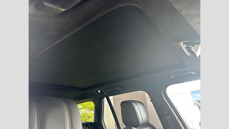 2020 認定中古車 Land Rover Range Rover Fuji White 3.0 V6 Dsl Mono Turbo Std Flow VOGUE