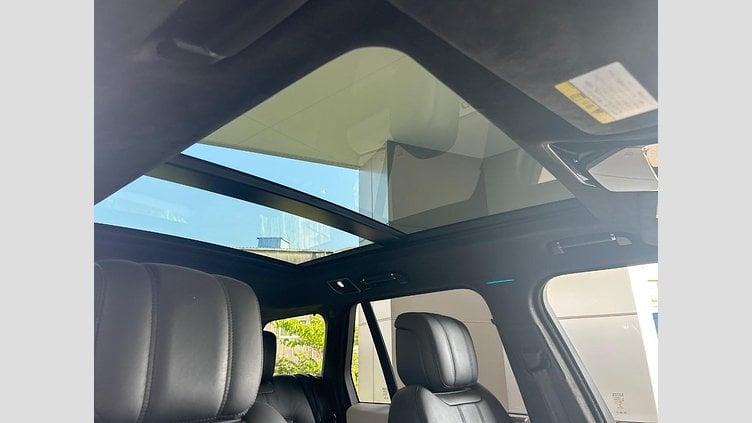 2020 認定中古車 Land Rover Range Rover Fuji White 3.0 V6 Dsl Mono Turbo Std Flow VOGUE