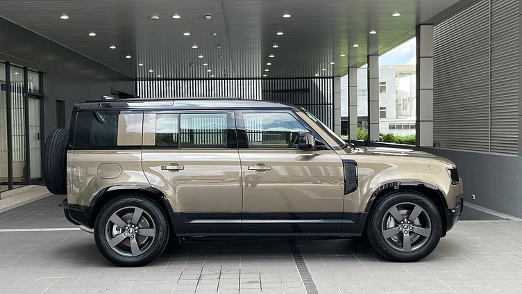 2025 新車 Land Rover Defender 110 (1DK) 岡瓦那大陸石 Gondwana Stone D300  輕油電混合 D 300 X-Dynamic HSE