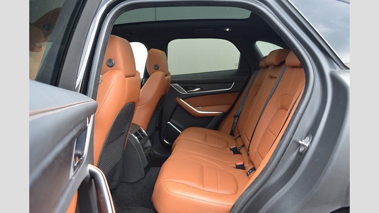 2022 認定中古車 Jaguar F-Pace サントリーニブラック P250 AWD（オートマチック） R-DYNAMIC BLACK