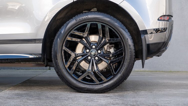 2022 Approved Land Rover Range Rover Evoque Silicon Silver Premium Metallic P300e R-Dynamic SE 