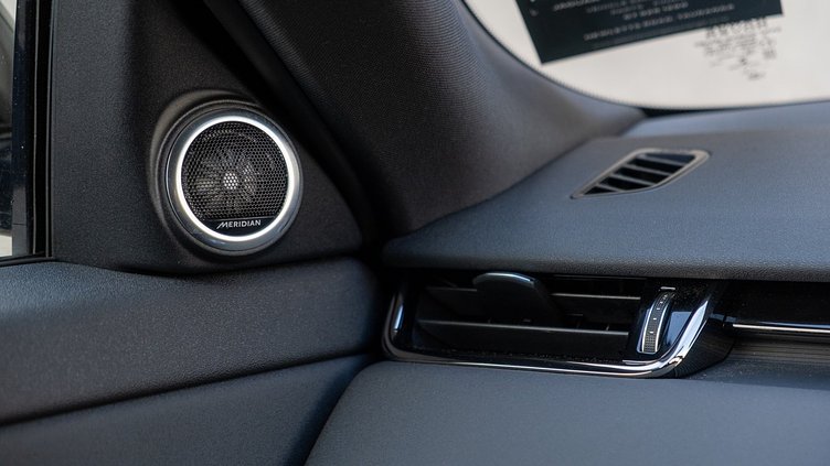 2022 Approved Land Rover Range Rover Evoque Silicon Silver Premium Metallic P300e R-Dynamic SE 