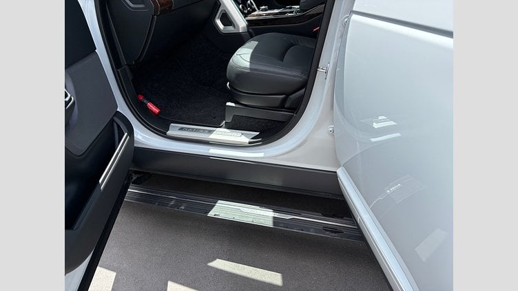 2019 認定中古車 Land Rover Range Rover ユーロンホワイト 3.0リッターTDV6ディーゼル（258 PS） スタンダードホイールベース VOGUE