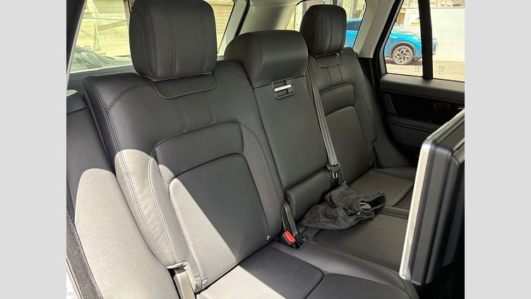 2019 認定中古車 Land Rover Range Rover ユーロンホワイト 3.0リッターTDV6ディーゼル（258 PS） スタンダードホイールベース VOGUE