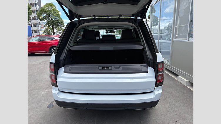 2019 認定中古車 Land Rover Range Rover ユーロンホワイト 3.0リッターTDV6ディーゼル（258 PS） スタンダードホイールベース VOGUE