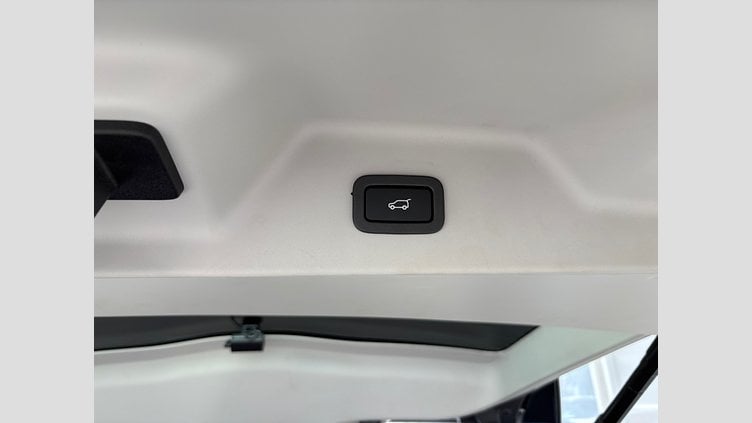 2019 認定中古車 Land Rover Range Rover ユーロンホワイト 3.0リッターTDV6ディーゼル（258 PS） スタンダードホイールベース VOGUE