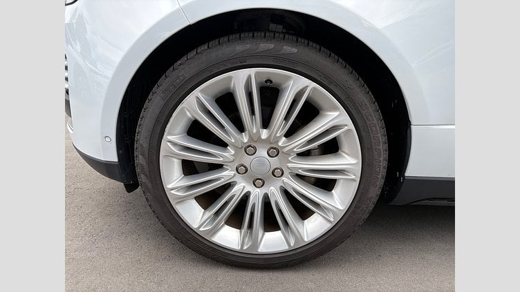 2019 認定中古車 Land Rover Range Rover ユーロンホワイト 3.0リッターTDV6ディーゼル（258 PS） スタンダードホイールベース VOGUE