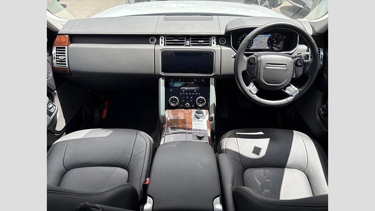 2019 認定中古車 Land Rover Range Rover ユーロンホワイト 3.0リッターTDV6ディーゼル（258 PS） スタンダードホイールベース VOGUE