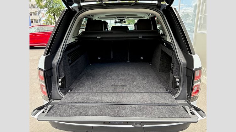 2019 認定中古車 Land Rover Range Rover ユーロンホワイト 3.0リッターTDV6ディーゼル（258 PS） スタンダードホイールベース VOGUE