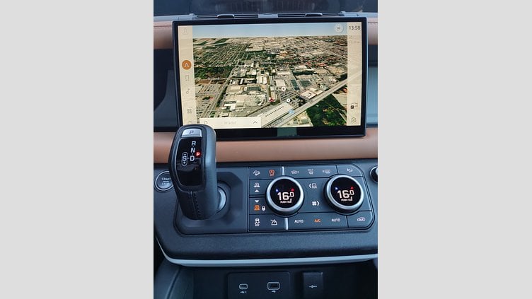 2023 Approved/Jazdené Land Rover Defender 110 Gondwana Stone 4x4 3.0D I6 D300 MHEV X-Dynamic HSE A/T AWD 7 miest, 221kW, A8, 5d.