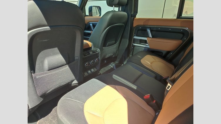 2023 Approved/Jazdené Land Rover Defender 110 Gondwana Stone 4x4 3.0D I6 D300 MHEV X-Dynamic HSE A/T AWD 7 miest, 221kW, A8, 5d.
