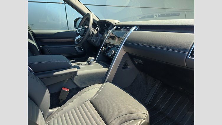 2025 Approved/Jazdené Land Rover Discovery Santorini Black 4x4 3.0 I6 D350 MHEV Dynamic SE AWD A/T 5 2, 258kW, A8, 5d.