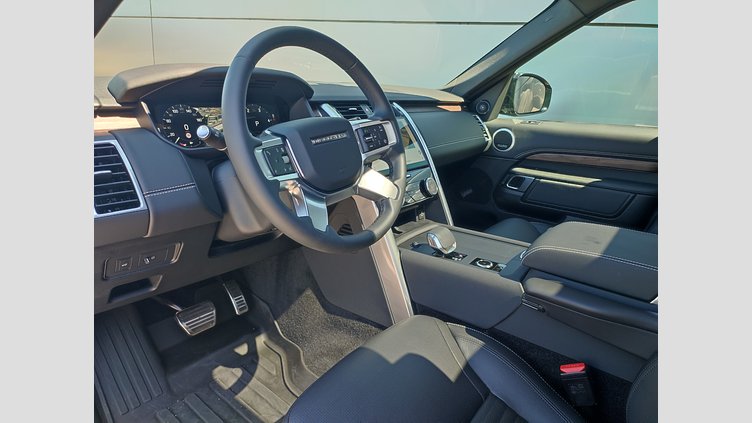 2025 Approved/Jazdené Land Rover Discovery Santorini Black 4x4 3.0 I6 D350 MHEV Dynamic SE AWD A/T 5 2, 258kW, A8, 5d.