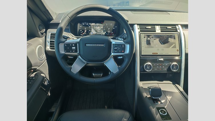2025 Approved/Jazdené Land Rover Discovery Santorini Black 4x4 3.0 I6 D350 MHEV Dynamic SE AWD A/T 5 2, 258kW, A8, 5d.