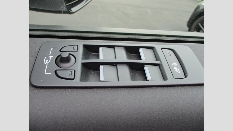 2021 認定中古車 Land Rover Discovery Sport フジホワイト P200 AWD（オートマチック） 標準ホイールベース S