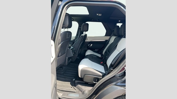 2022 Approved Land Rover Discovery Santorini Black 3.0D I6 	300 CP R-Dynamic SE