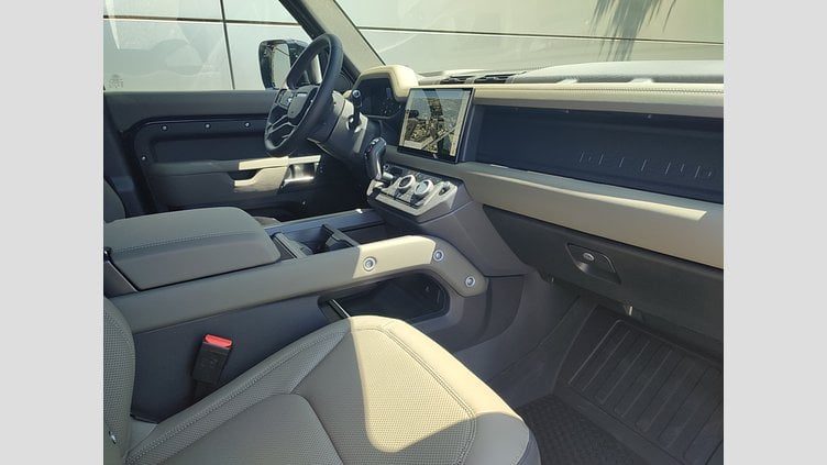 2025 Approved/Jazdené Land Rover Defender 110 Santorini Black 4x4 110 3.0D I6 D250 MHEV X-Dynamic SE A/T AWD