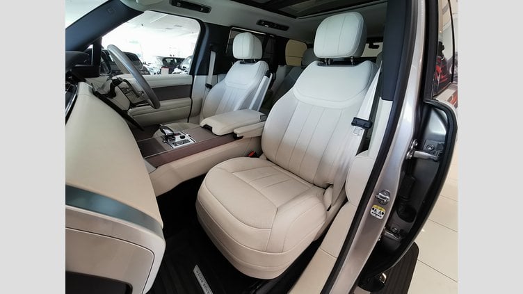 2023 認定中古車 Land Rover Range Rover バトゥミゴールド D300 AWD MHEV（AT） スタンダードホイールベース AUTOBIOGRAPHY