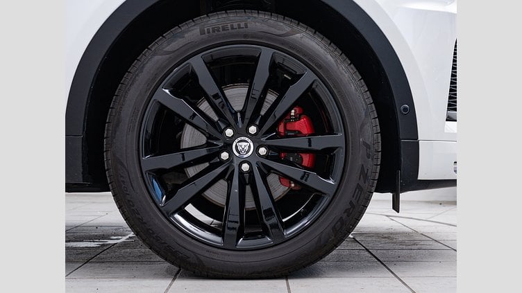 2024 中古 Jaguar E-Pace オストゥーニパールホワイト D200マイルドハイブリッド（ディーゼル） R-DYNAMIC SE