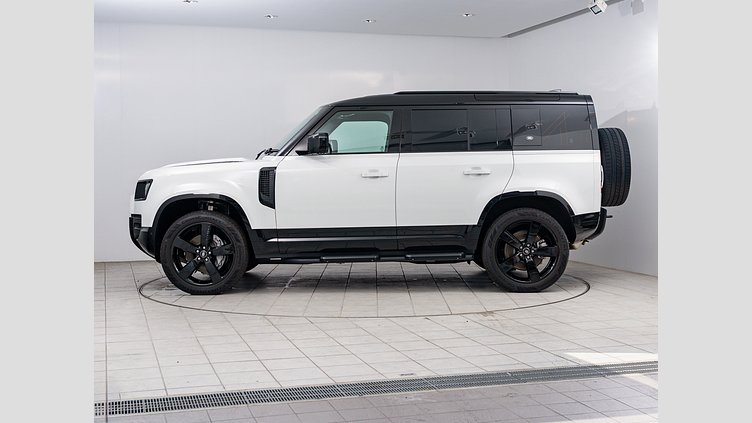 2024 認定中古車 Land Rover Defender 110 フジホワイト D300 AWD（AT） X-DYNAMIC SE