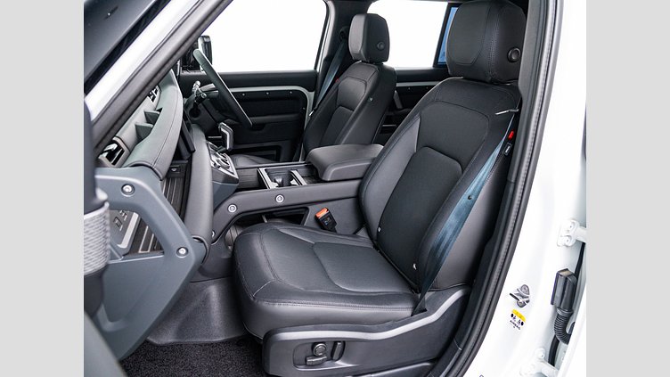2024 認定中古車 Land Rover Defender 110 フジホワイト D300 AWD（AT） X-DYNAMIC SE