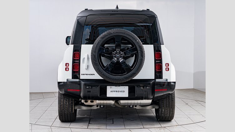 2024 認定中古車 Land Rover Defender 110 フジホワイト D300 AWD（AT） X-DYNAMIC SE