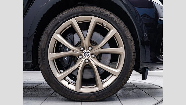 2022 認定中古車 Jaguar F-Pace Amethyst Grey Purple in Gloss finish P550 AWD（オートマチック） SVR　エディション1988