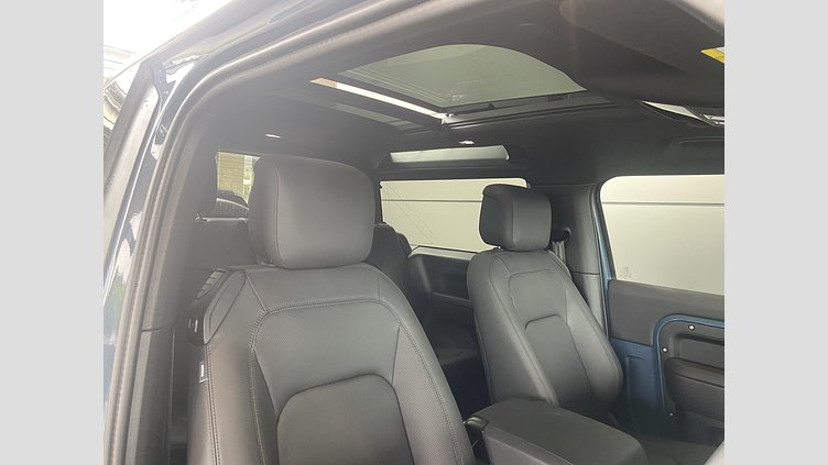 2024 認定中古車 Land Rover Defender 90 タスマンブルー D350 ディーゼルマイルドハイブリッド X-Dynamic HSE