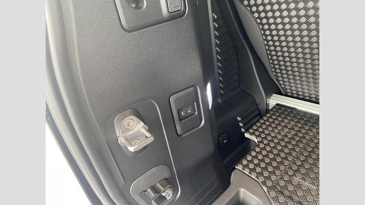 2024 認定中古車 Land Rover Defender 90 タスマンブルー D350 ディーゼルマイルドハイブリッド X-Dynamic HSE