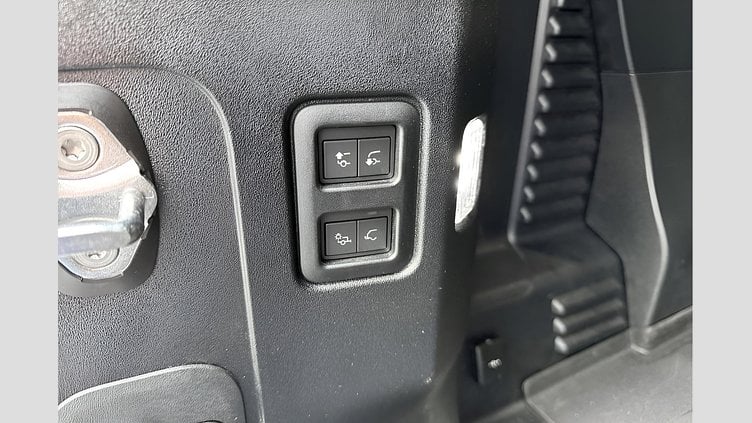 2024 Approved Land Rover Defender 90 Santorini Black 3.0 D250 Hard Top X-Dynamic SE