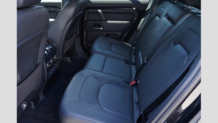 2024 認定中古車 Land Rover Defender 110 サントリーニブラック D350 ディーゼルマイルドハイブリッド X-Dynamic HSE