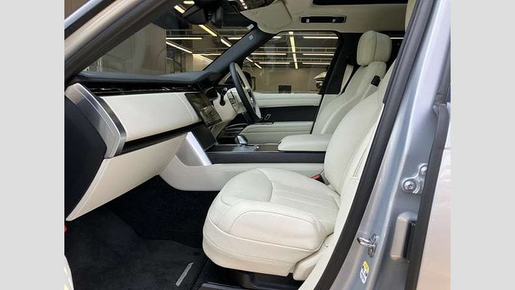 2024 認定中古車 Land Rover Range Rover ハクバシルバー P530 AWD（AT） スタンダードホイールベース HSE