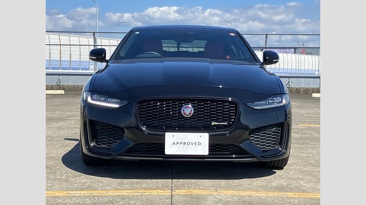 2022 認定中古車 Jaguar XE サントリーニブラック P250 RWD（オートマチック） 4 door Saloon R-DYNAMIC BLACK