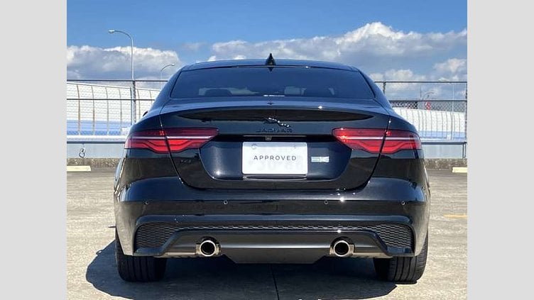 2022 認定中古車 Jaguar XE サントリーニブラック P250 RWD（オートマチック） 4 door Saloon R-DYNAMIC BLACK