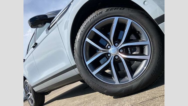 2024 認定中古車 Land Rover Range Rover Evoque アロイオスグレイ D200マイルドハイブリッド（ディーゼル） スタンダードホイールベース S