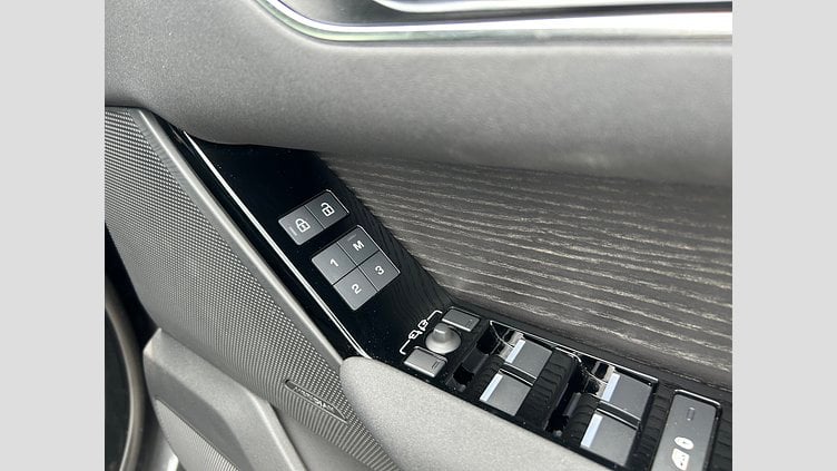 2023 認定中古車 Land Rover Range Rover Velar カルパチアングレイ D200マイルドハイブリッド（ディーゼル）  Dynamic SE